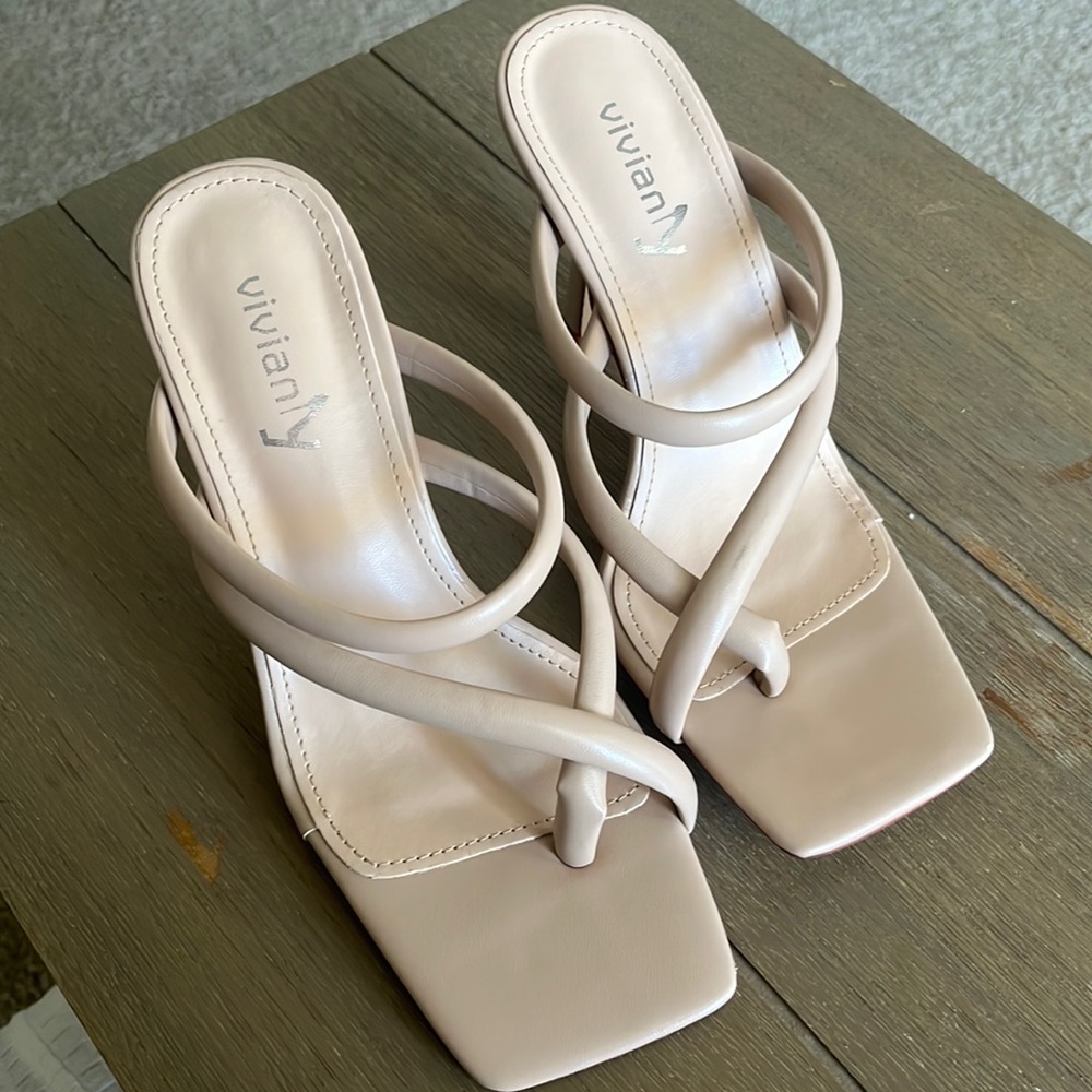 New Vivianly nude open toe sandals